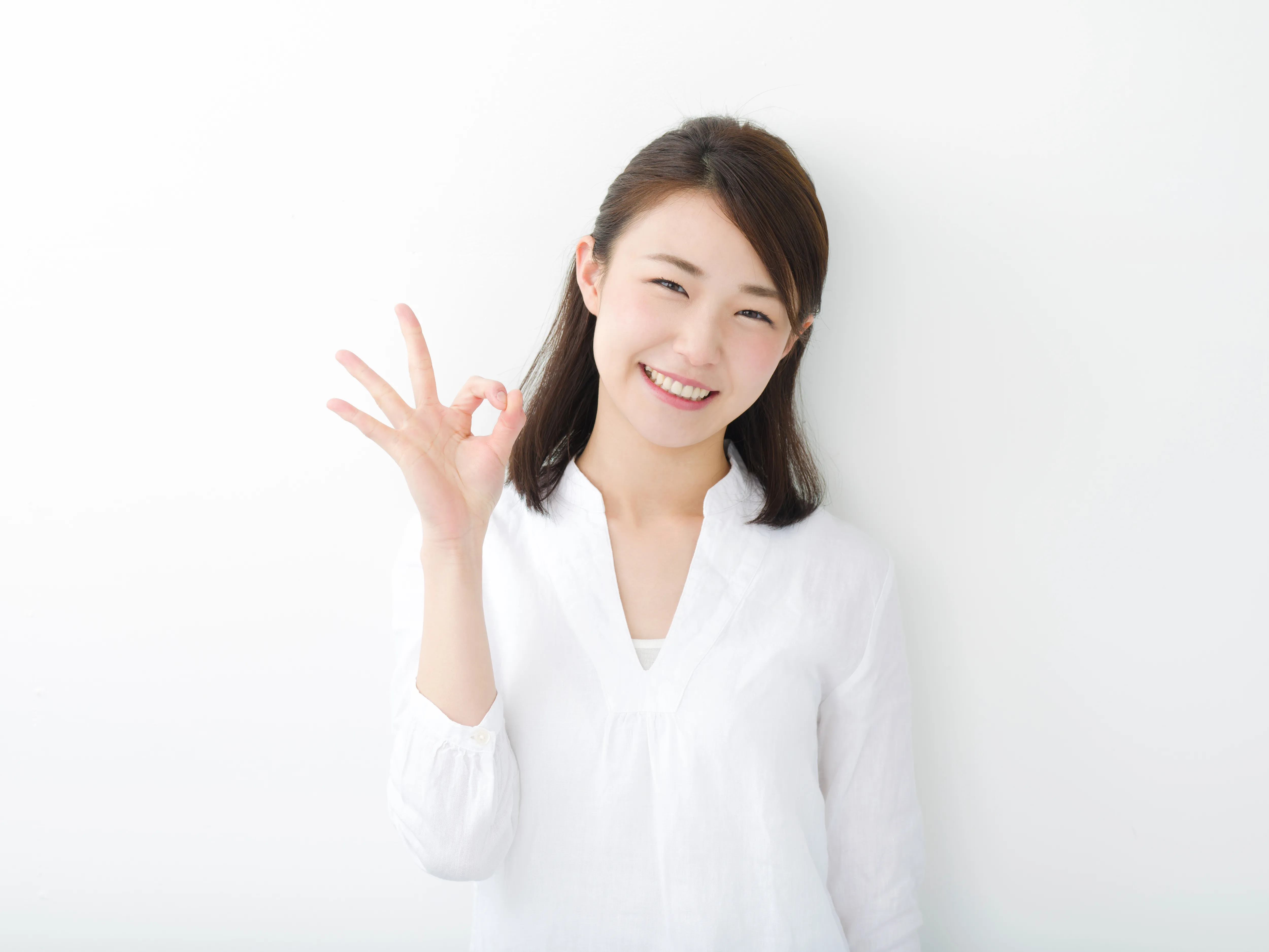 ヤーコン茶に安心している女性